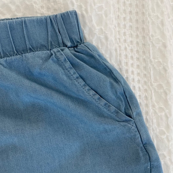 Paper Crane Tencel Shorts - Picture 4 of 13